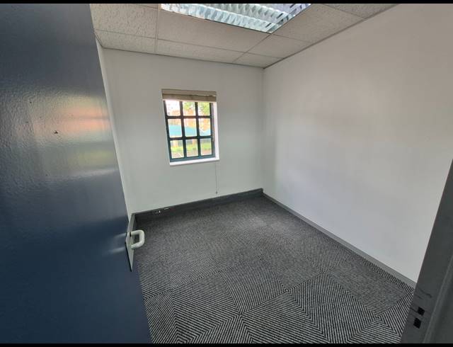 499M² OFFICE TO LET IN SUNNINGHILL